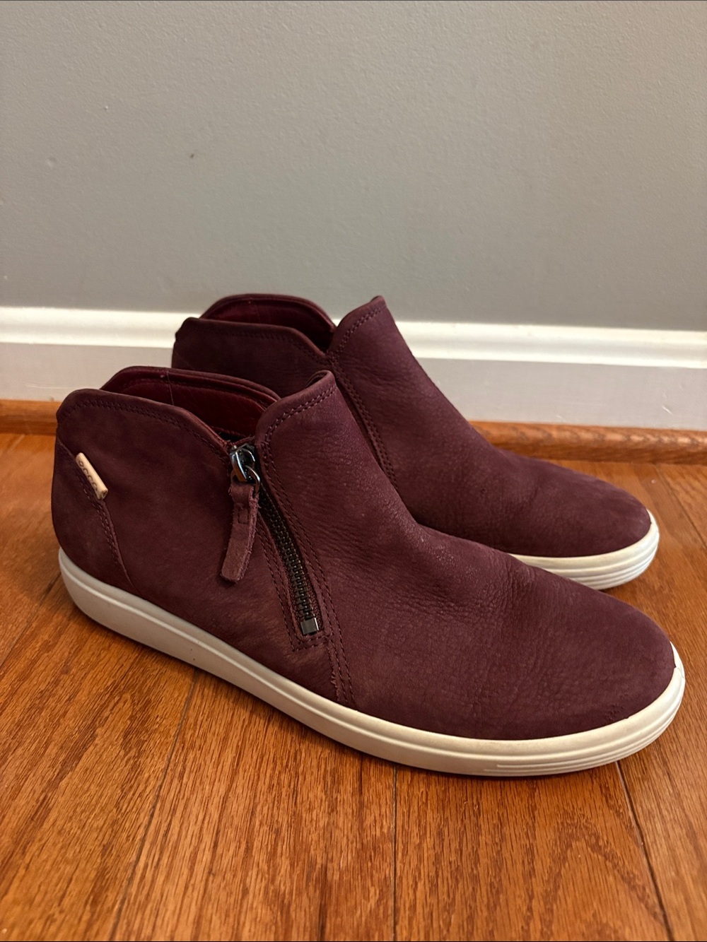 Ecco Women's Ankle Bootie - Burgundy with White Sole EU 40 US 9